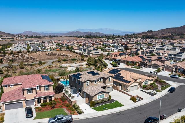 30536 Fragrant Street, Murrieta CA: https://media.crmls.org/mediaz/80fe39af-5970-4e7e-b835-c038386f3232.jpg
