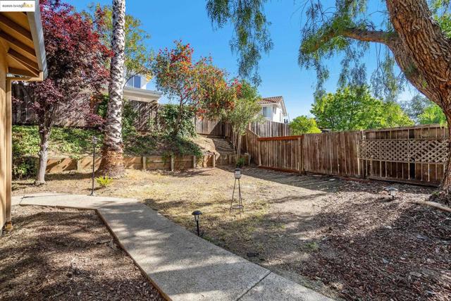4112 Montgomery Hill Dr, Antioch CA: https://media.crmls.org/mediaz/80fea321-a66e-4a92-85bf-b46632156e88.jpg