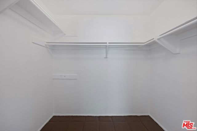 5328 Newcastle Avenue, Encino CA: https://media.crmls.org/mediaz/80fefaf5-7907-403e-b302-510d29ab7d7b.jpg