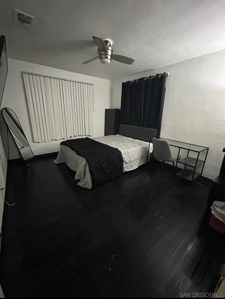 https://media.crmls.org/mediaz/80ff110a-03a3-4c50-bae6-e7f4d156c644.jpg?preset=X-Large