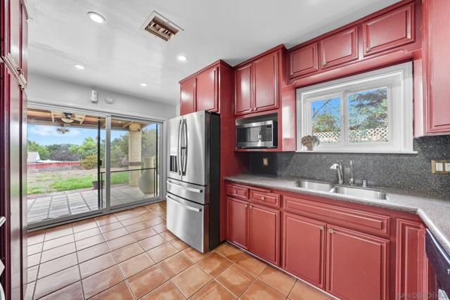321 North Lane, El Cajon CA: https://media.crmls.org/mediaz/80ff6276-31cd-41f9-91ff-5ec599f53dab.jpg