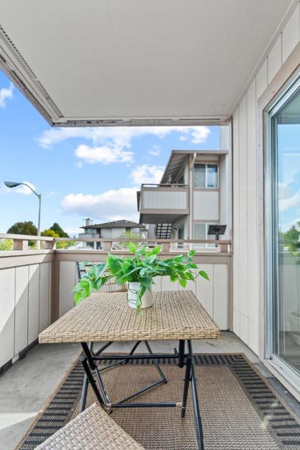 25192 Copa Del Oro Drive, Hayward CA: https://media.crmls.org/mediaz/80ffb861-faf2-48ff-93fb-d2fa20e748f7.jpg