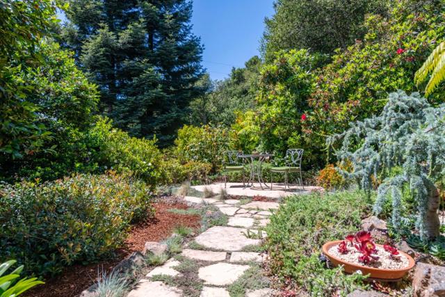165 Golden Oak Drive, Portola Valley CA: https://media.crmls.org/mediaz/810032d8-c61d-49e4-8806-0fdd7cecebb0.jpg
