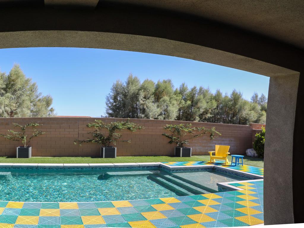 https://media.crmls.org/mediaz/810047d3-c901-48bc-b53a-5120841bc0aa.jpg?preset=X-Large