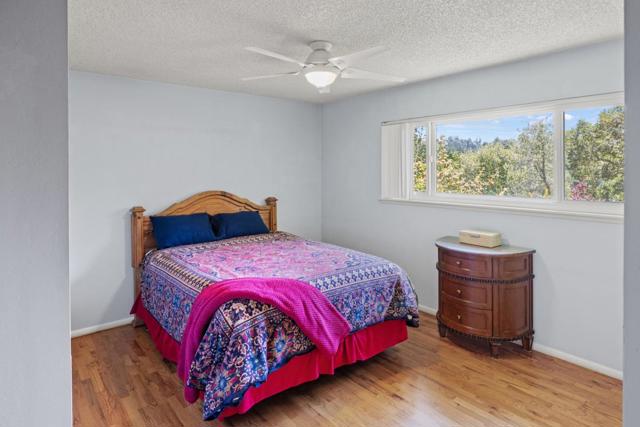 19060 Oak Heights Drive, Salinas CA: https://media.crmls.org/mediaz/81004bd4-1958-44ac-8528-6066c8c73d6e.jpg