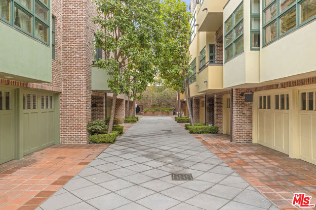 2323 S Beverly Glen Boulevard, Los Angeles CA: https://media.crmls.org/mediaz/8100591c-9e19-4fc3-85a3-c881a3e7f22d.jpg