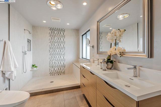 31865 Chicoine Ave, Hayward CA: https://media.crmls.org/mediaz/8100a4b7-6d50-4e30-ab0a-9cf7d7d7981b.jpg