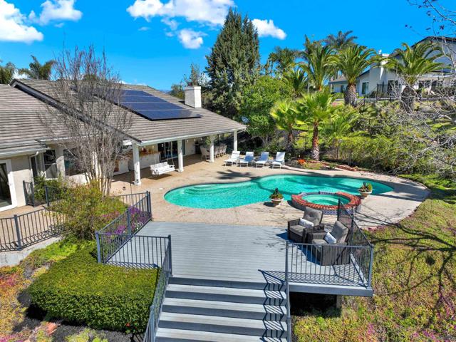 1033 1035 Summit Trl, Escondido CA: https://media.crmls.org/mediaz/8100a4e9-e337-4d9e-b365-ed3401474b37.jpg