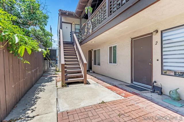 3814 Cherokee Ave, San Diego CA: https://media.crmls.org/mediaz/8100b284-f7bc-4f81-af4d-07f49edb130b.jpg