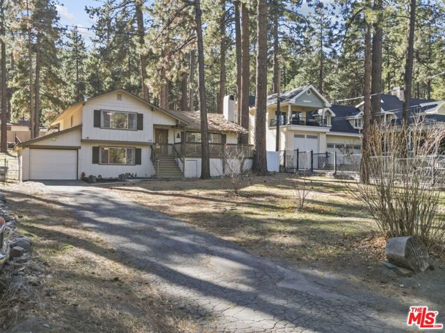 1197 Oriole Road, Wrightwood CA: https://media.crmls.org/mediaz/8100ba2e-beba-49ca-8ec4-bae188b58b8f.jpg