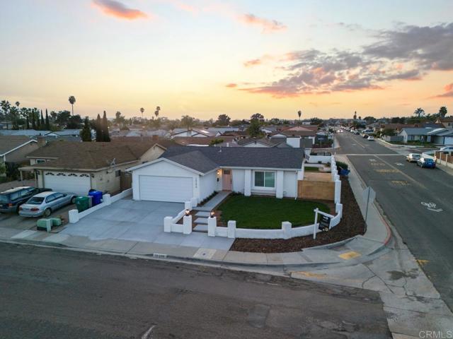 Detail Gallery Image 2 of 25 For 10296 Baroness Ave, San Diego,  CA 92126 - 3 Beds | 2 Baths