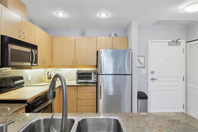 1580 Union St, San Diego CA: https://media.crmls.org/mediaz/8102154a-d7c4-46b1-9811-d37801e0e4f9.jpg