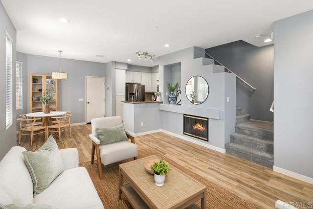 4104 Via Candidiz, San Diego CA: https://media.crmls.org/mediaz/8102266a-a624-4a0e-bb99-fb8de1cc013d.jpg