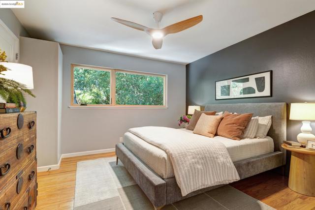 5801 Balboa Dr, Oakland CA: https://media.crmls.org/mediaz/81023dc9-3b8e-4902-90f6-f6be40a33d87.jpg