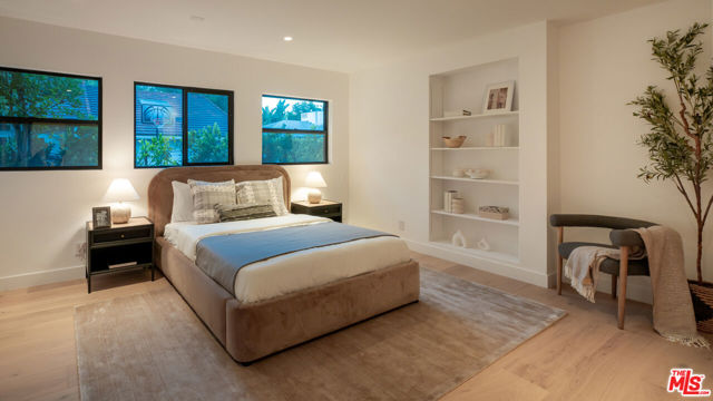 2247 Chelan Place, Los Angeles CA: https://media.crmls.org/mediaz/8102ca0b-de3d-41d3-b445-61e74be00e4a.jpg