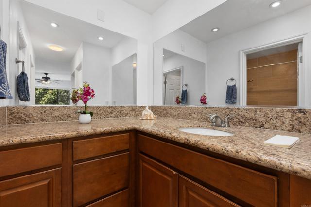 Detail Gallery Image 15 of 42 For 333 Melrose Dr. #F,  Vista,  CA 92083 - 1 Beds | 1 Baths