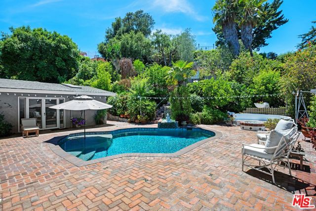 16582 Calneva Drive, Encino CA: https://media.crmls.org/mediaz/8103452b-5322-4311-b155-29a59235bb6a.jpg