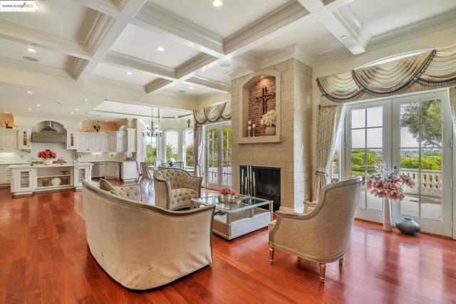 1853 Via Di Salerno, Pleasanton CA: https://media.crmls.org/mediaz/8103de74-2eac-4e02-9b07-49e4d67e9b47.jpg