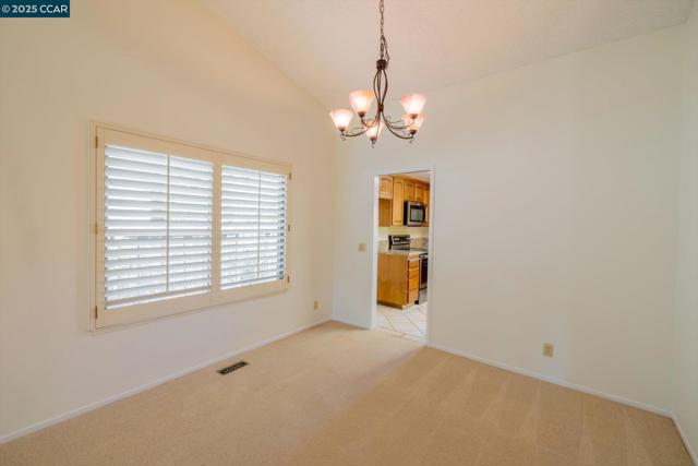 171 Mount Tam Ct, Martinez CA: https://media.crmls.org/mediaz/810423c7-3083-4e0a-9514-6b990b88e500.jpg