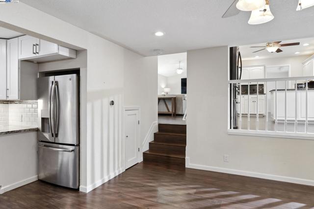 2740 Mohawk Cir, San Ramon CA: https://media.crmls.org/mediaz/81043a27-df91-4eb4-ad31-7125c7907fe3.jpg