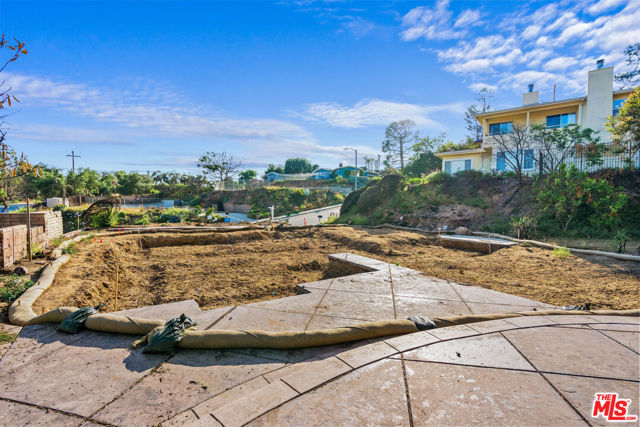 3314 Rubio Crest Drive, Altadena CA: https://media.crmls.org/mediaz/81049746-ca02-48d5-b72f-2b39ecf83bed.jpg