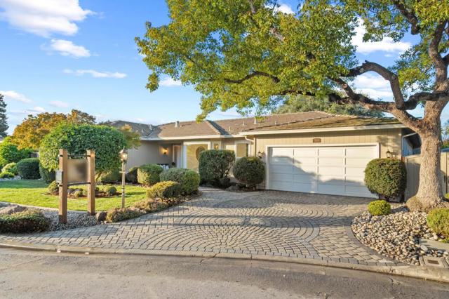 2619 Lindentree Lane, Santa Clara CA: https://media.crmls.org/mediaz/8104e552-1f1c-4c50-8891-a6f9f4ec92f8.jpg