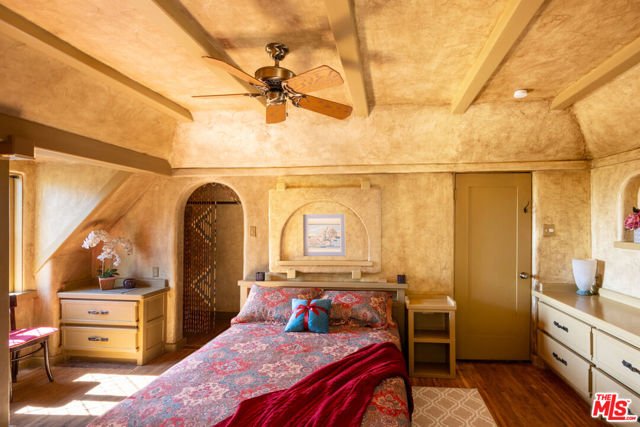 769 Bonita Drive, South Pasadena CA: https://media.crmls.org/mediaz/8105f49c-d635-4028-82ff-04e73d40f9dc.jpg