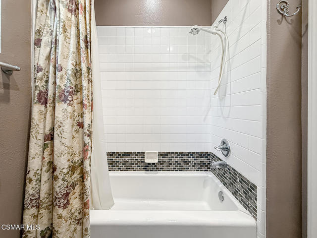 Image 27 of 67 For 388 Via Cresta