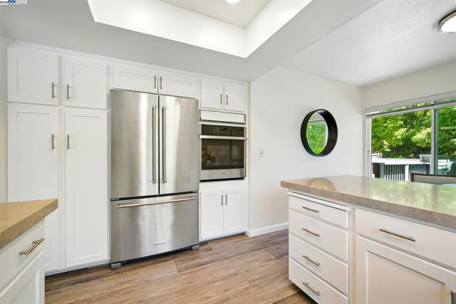 880 Terra California Dr, Walnut Creek CA: https://media.crmls.org/mediaz/810666a1-3d25-4254-bd06-1366cffbac36.jpg