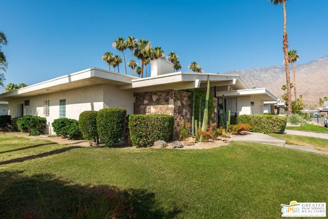 1595 E Canyon Estates Drive, Palm Springs CA: https://media.crmls.org/mediaz/81069f20-a4d0-471e-8afe-ed3f1632f6d2.jpg