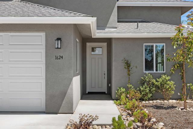 1624 Mauzy Way, El Cajon CA: https://media.crmls.org/mediaz/81070591-326f-4f99-94fc-676959794d88.jpg