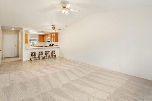9270 Amys St, Spring Valley CA: https://media.crmls.org/mediaz/8107a908-1306-4b3d-bbf8-fbe59ab2e244.jpg