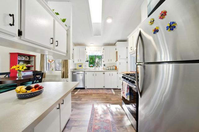 1117 Baldwin Street, Salinas CA: https://media.crmls.org/mediaz/810904e9-74e3-4725-bb81-28bd9c2a3aa9.jpg