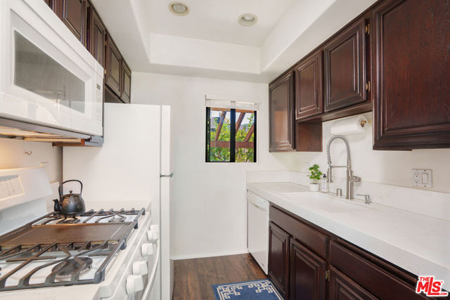 8114 Manitoba Street, Playa del Rey CA: https://media.crmls.org/mediaz/810a09e9-d6c7-41c9-8af8-d8ca6a7dbcbe.jpg