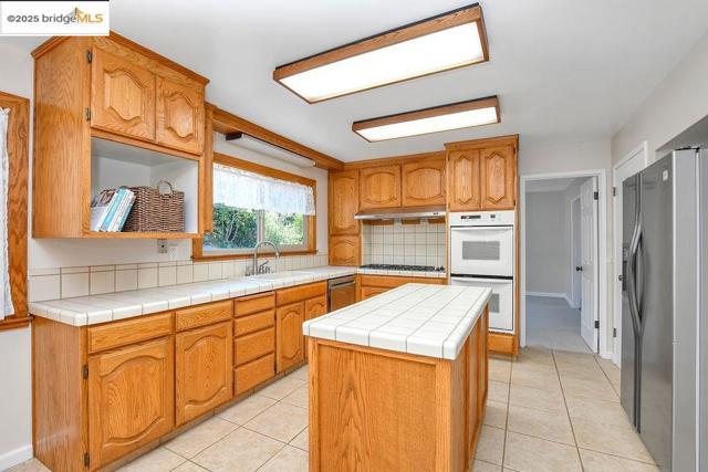 232 Boulder Drive, Antioch CA: https://media.crmls.org/mediaz/810a4eec-b7d1-4ffd-a1d4-8b2a30cd6d4a.jpg
