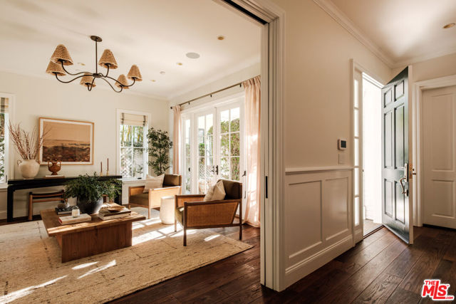 2248 Kelton Avenue, Los Angeles CA: https://media.crmls.org/mediaz/810ab793-907e-442e-9341-441fef4ec2e0.jpg