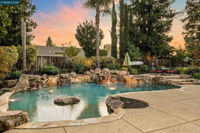 410 Hampton Court, San Ramon CA: https://media.crmls.org/mediaz/810b1a3e-2e8c-424d-8ce5-9ac7f3abf053.jpg