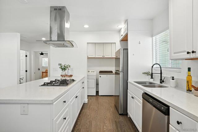 1622 Cherry Place, Escondido CA: https://media.crmls.org/mediaz/810b32d5-2280-498a-a666-f74f5fc9e5af.jpg