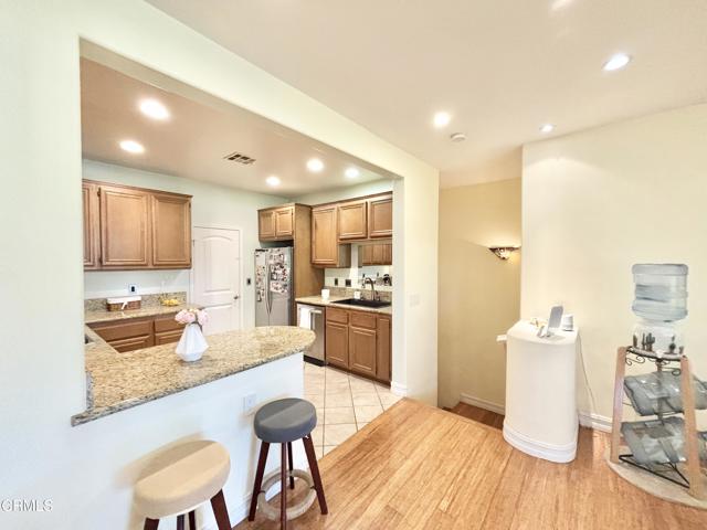 1430 Windshore Way, Oxnard CA: https://media.crmls.org/mediaz/810c6531-ff0c-4ab2-96ad-1c4cef94b528.jpg
