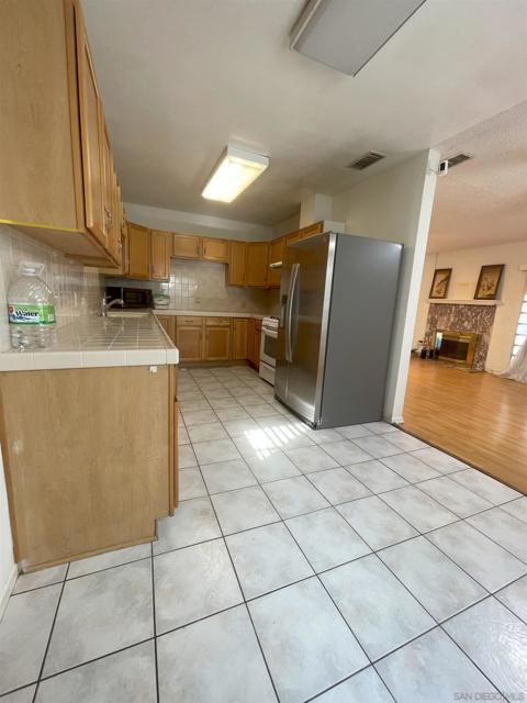 9109 Lower Azusa Rd, Rosemead CA: https://media.crmls.org/mediaz/810d16de-6f4c-4092-82ca-8e1e8d084c52.jpg