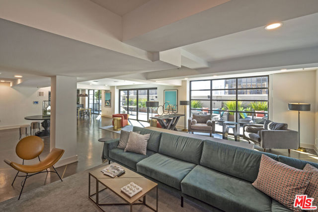 727 W 7th Street, Los Angeles CA: https://media.crmls.org/mediaz/810d732e-1b28-4ed2-bec1-cc28a6b7ce95.jpg