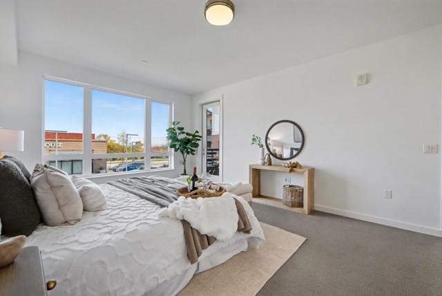 400 El Camino Real, Belmont CA: https://media.crmls.org/mediaz/810d83b5-224e-491e-96c2-d75fd6b4d500.jpg