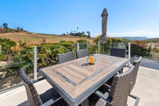 4863 Marathon Way, Oceanside CA: https://media.crmls.org/mediaz/810d85be-95c4-4bef-83f2-f7f17fdad008.jpg