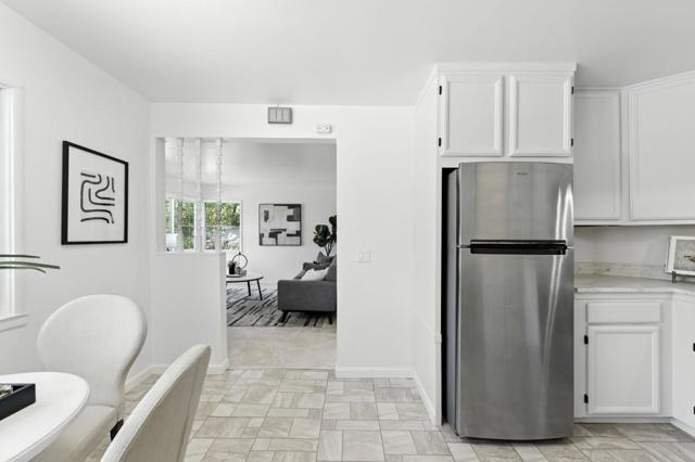 6 Clinton Court, Redwood City CA: https://media.crmls.org/mediaz/810dea71-c116-4f5c-a370-a3db64263f69.jpg