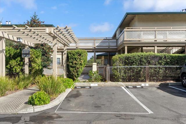 241 Quail Run Court, Monterey CA: https://media.crmls.org/mediaz/810e1713-4104-4cd0-86c9-2c308e3bbbb6.jpg