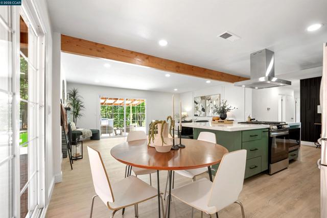 5182 La Corte Bonita, Concord CA: https://media.crmls.org/mediaz/810f2392-8ecd-44d5-9d04-f31f7c811131.jpg