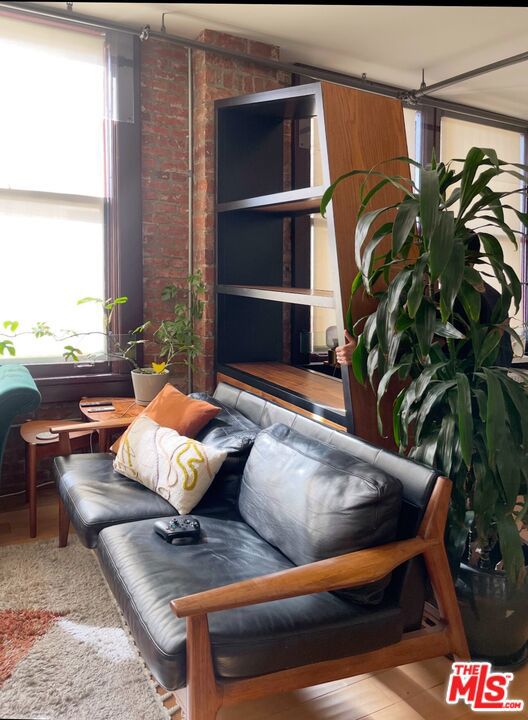 460 S Spring Street, Los Angeles CA: https://media.crmls.org/mediaz/810f56d6-3a12-4d83-934d-6e3c0a4d7314.jpg