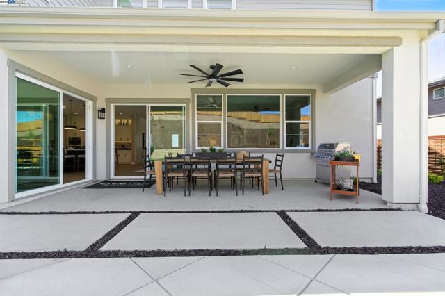 1725 SW Wren, Dublin CA: https://media.crmls.org/mediaz/810f745a-b8b6-42a1-82cf-acd24912ef1b.jpg