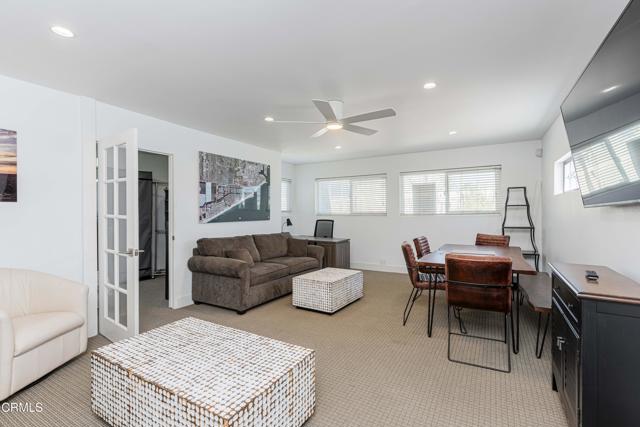 2516 Roosevelt Boulevard, Oxnard CA: https://media.crmls.org/mediaz/810fb84c-754f-43a5-9440-4b2942bd23d8.jpg