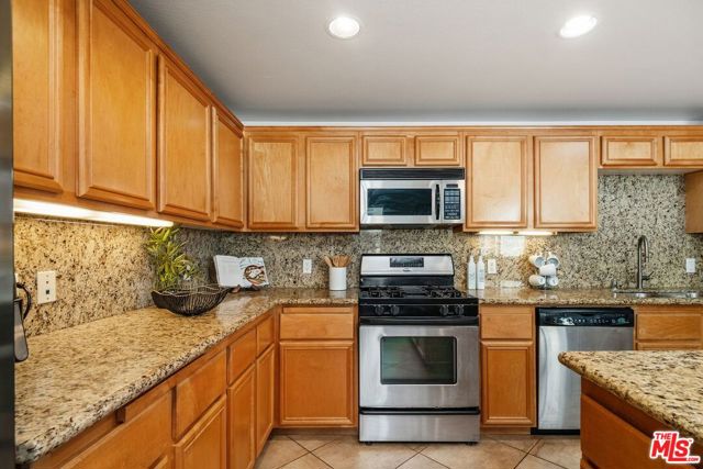 13200 Pacific Promenade, Playa Vista CA: https://media.crmls.org/mediaz/81104ffc-a936-4210-9cd2-ecbe5c54ded5.jpg